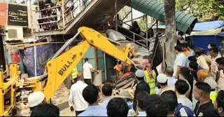 সোনারগাঁওয়ে ঢাকা-চট্টগ্রাম মহাসড়কে অবৈধ স্থাপনা উচ্ছেদ